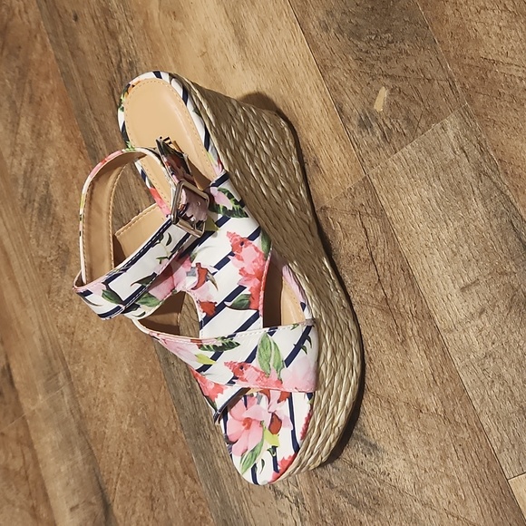 Wedges - Picture 5 of 9